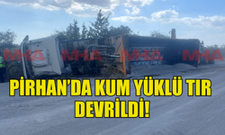 LASTİĞİ PATLAYAN KUM YÜKLÜ TIR DEVRİLDİ!