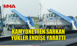 LEFKOŞA’DA KAMYONETTEN SARKAN YÜKLER ENDİŞE YARATTI