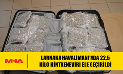 LARNAKA HAVALİMANI’NDA 22,5 KİLO HİNTKENEVİRİ ELE GEÇİRİLDİ