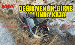 VİRAJDA KONTROLÜ KAYBETTİ, KAYALARA ÇARPTI