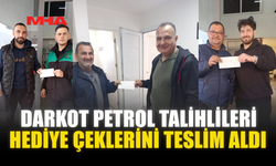 DARKOT PETROL TALİHLİLERİ HEDİYE ÇEKLERİNİ TESLİM ALDI