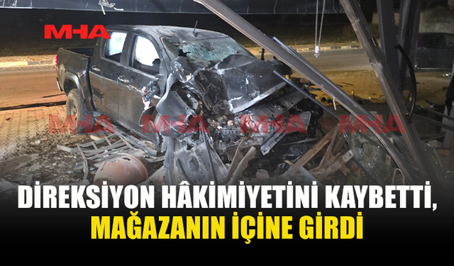 YENİBOĞAZİÇİ'NDE KORKUTAN KAZA: ARAÇ MAĞAZAYA DALDI