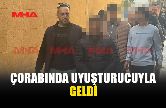 ÇORABINDA UYUŞTURUCUYLA GELDİ