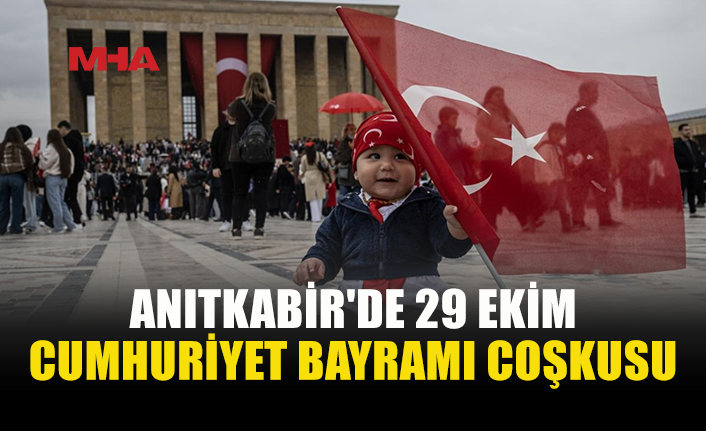 VATANDAŞLAR 29 EKİM’DE ATA’NIN HUZURUNA ÇIKTI